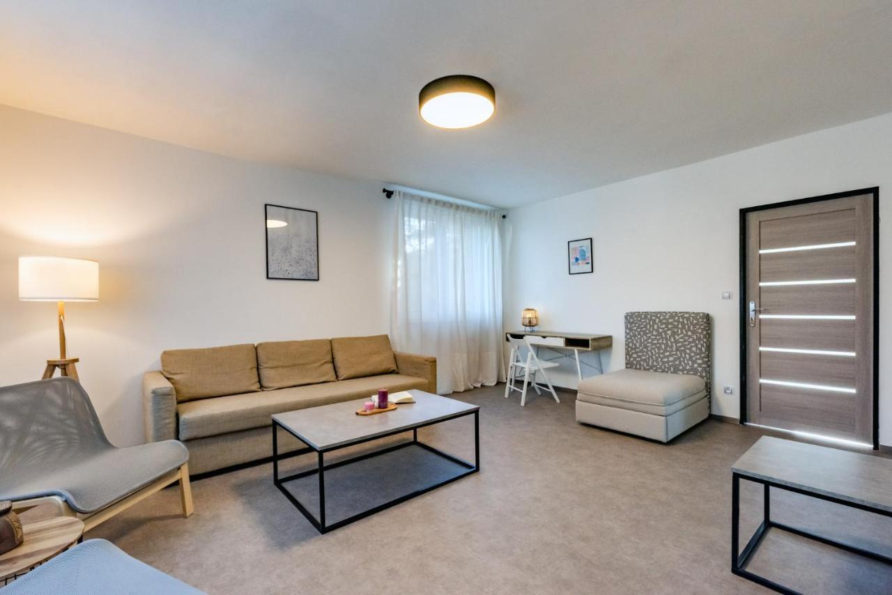 bergRESORT apartments Decin Bagian luar foto