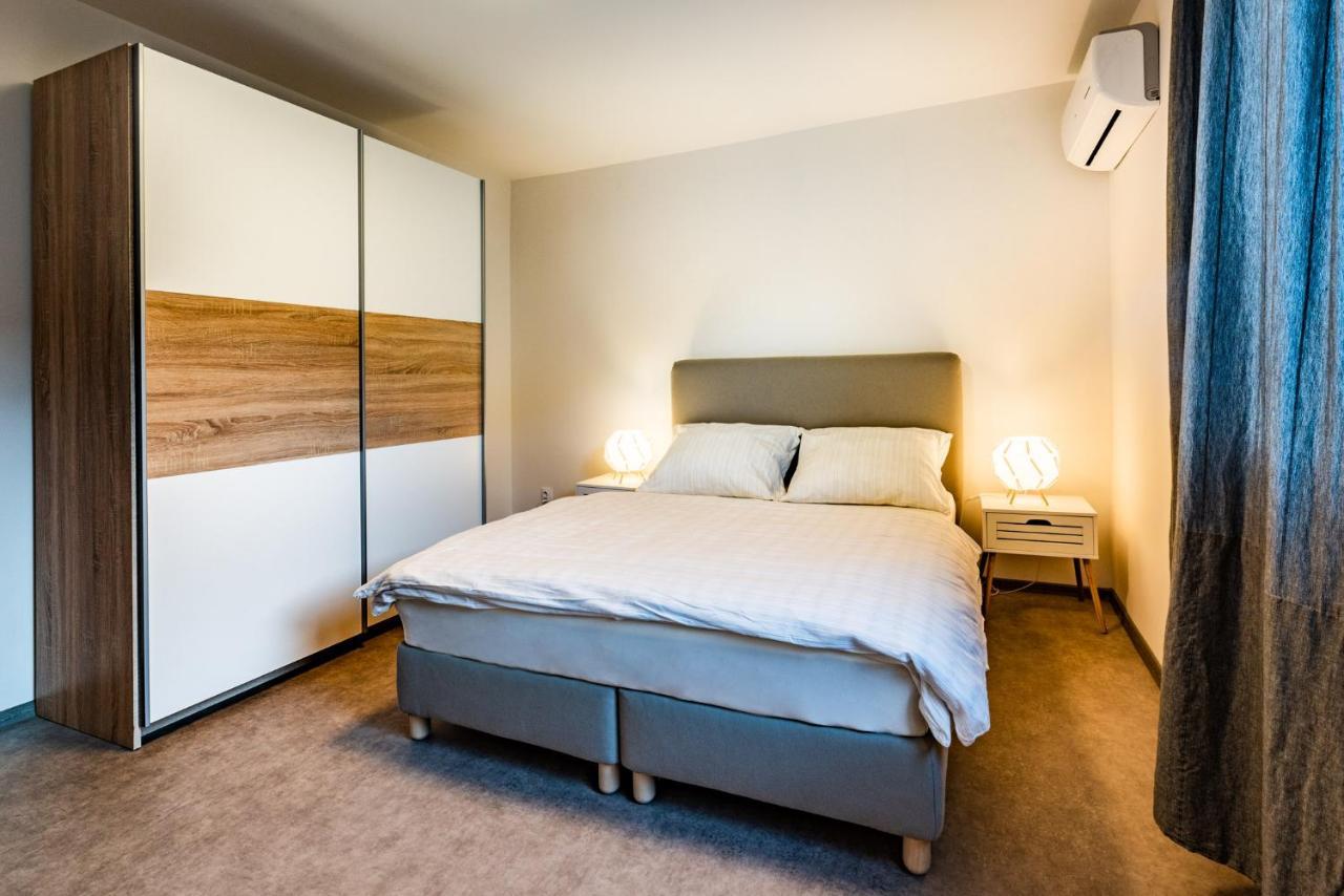 bergRESORT apartments Decin Bagian luar foto
